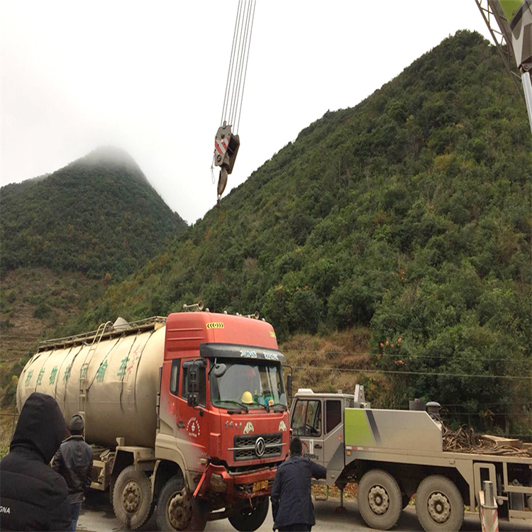 潜山道路救援大型车辆吊装